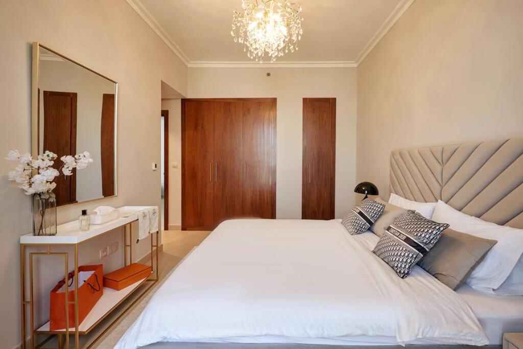 Larbi Breathtaking Burj And Fountain View Luxurious 2 Bed Διαμέρισμα Ντουμπάι Εξωτερικό φωτογραφία