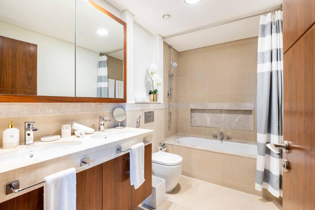 Larbi Breathtaking Burj And Fountain View Luxurious 2 Bed Διαμέρισμα Ντουμπάι Εξωτερικό φωτογραφία